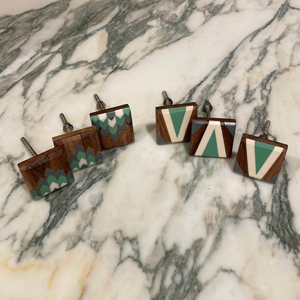 Set of 6 Anthropologie knobs